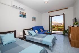 Feriehus til leie i Mjesni odbor Malinska - Bogovići, Kroatia Feriehus til leie i Mjesni odbor Malinska - Bogovići, Kroatia