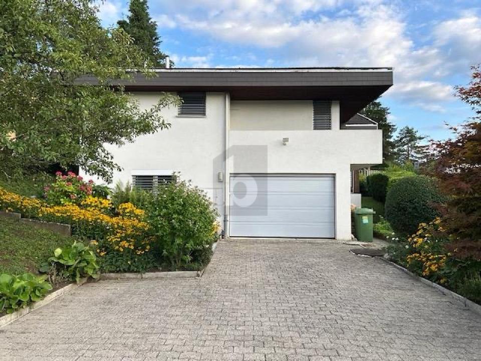 Vivienda unifamiliar En alquiler en Füllinsdorf, Suiza