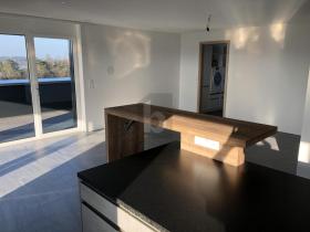 Penthouse Zu vermieten in Frauenkappelen, Schweiz