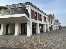 Trgovački centar Za najam u Echandens, Švicarska