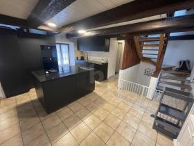 Apartamento duplex Para alugar em Pratteln, Suíça