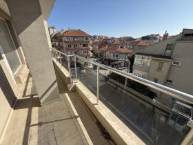 Terrasse leilighet Til salgs i Pomoriya-Burgas, Bulgaria
