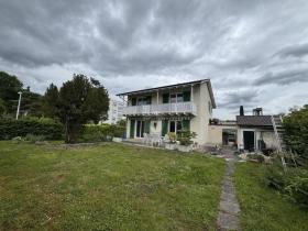 Einfamilienhaus Zu vermieten in Reinach, Schweiz