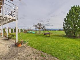 一戸建て 販売中 で アムリコン=ビセグ, スイス 一戸建て 販売中 で アムリコン=ビセグ, スイス